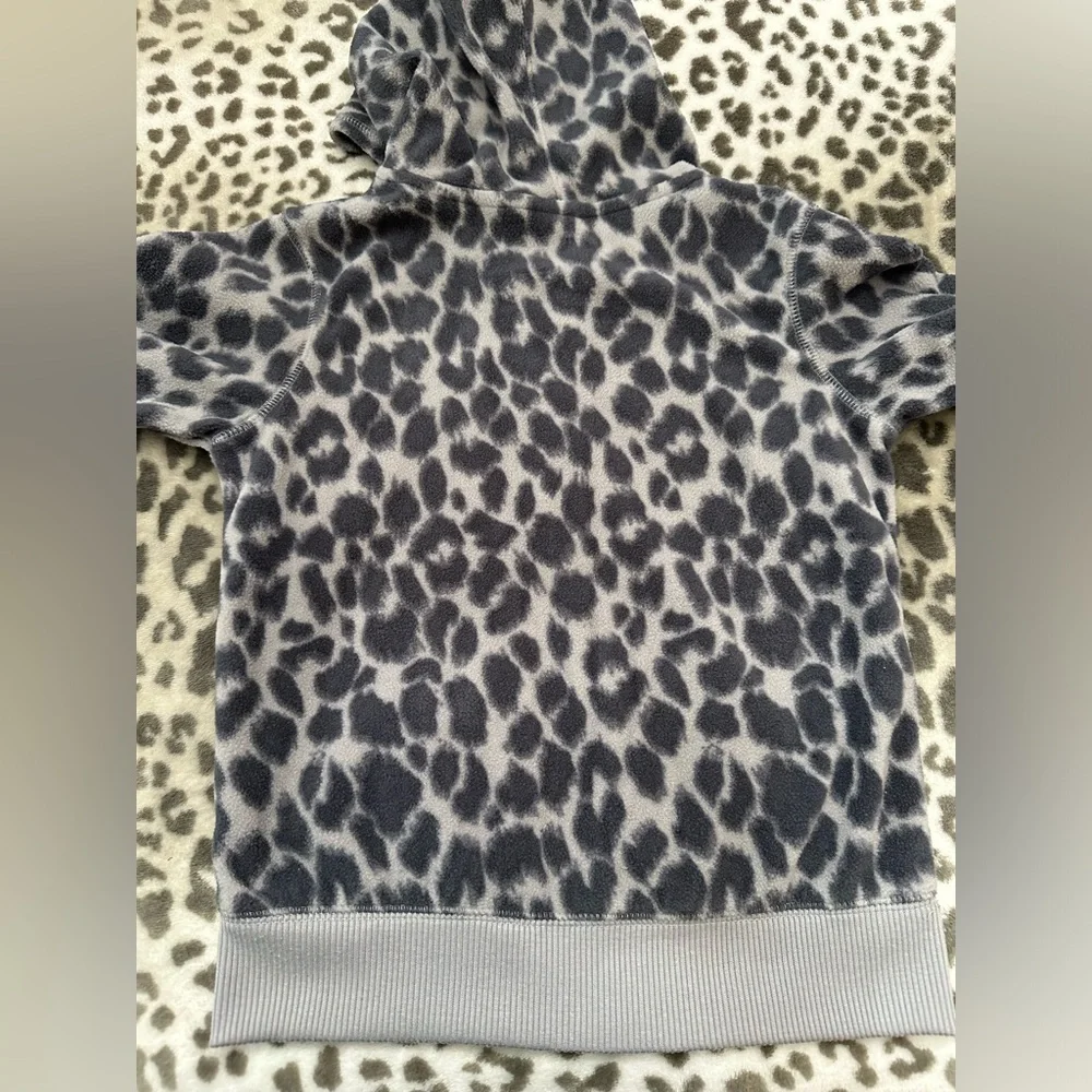 Old Navy Girls Micro Fleece Full Zip Hoodie in Leopard Gray Print Size Small 6 7